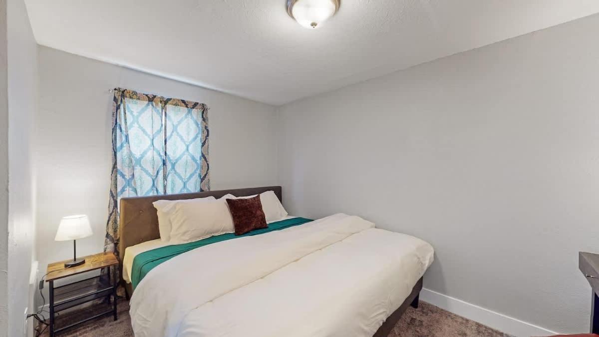 Southwest Charm Spacious Family Near Holiday home
